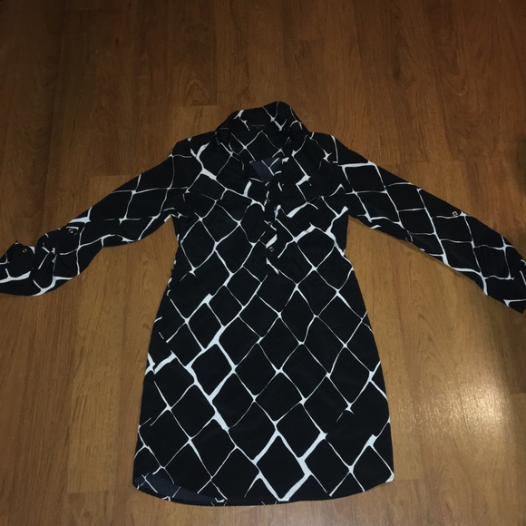 The Limited Ashton shift dress - Picture 2 of 5